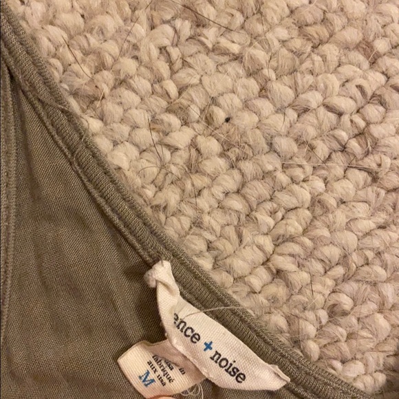 Halter top - Picture 2 of 2